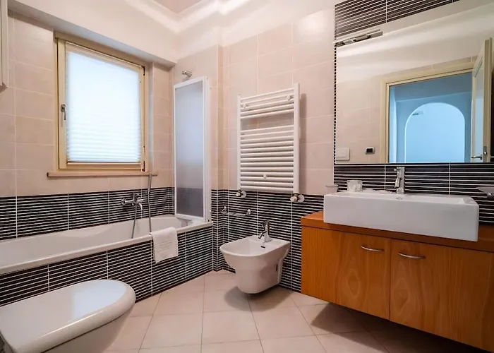 5 Min From Trastevere Chic Rome