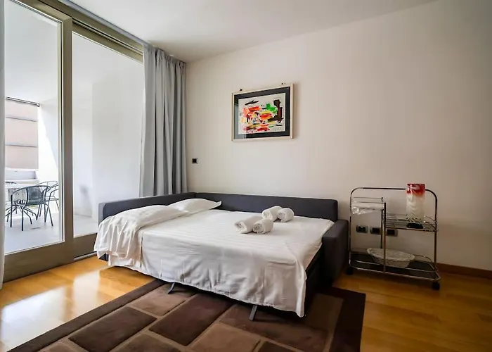 5 Min From Trastevere Chic Appartement Rome